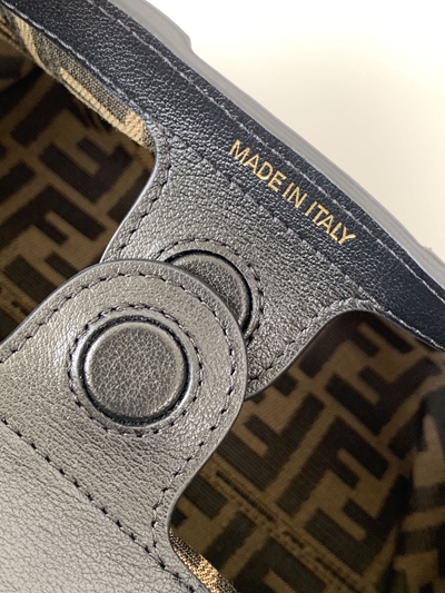 フェンディバッグ着用イメージ